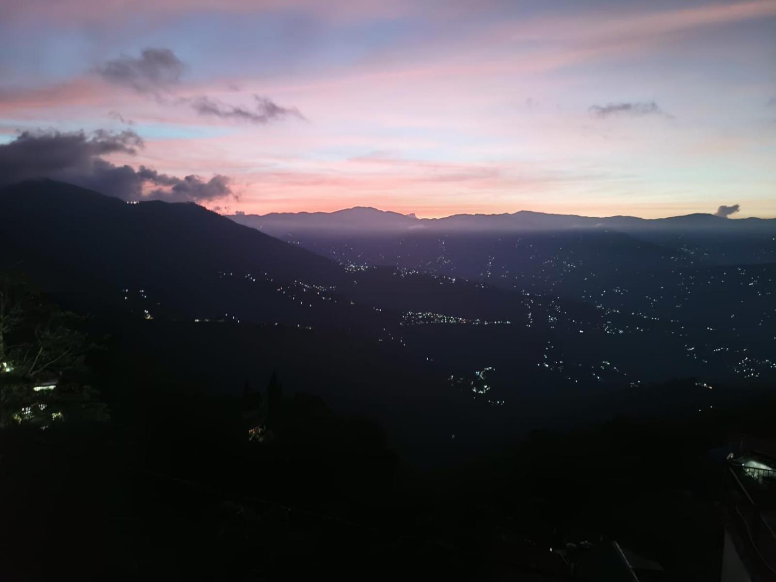 The Sunset Nest Offbeat Homestay Darjeeling  Exterior foto